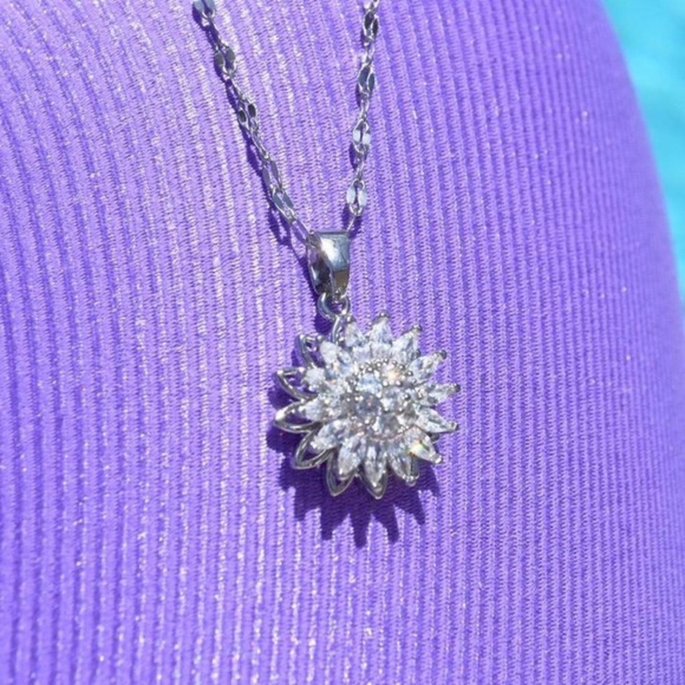 Silver Spinner Crystal Flower Pendant Necklace